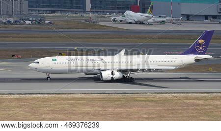 Istanbul, Turkiye - August 06, 2022: Saudi Arabian Airlines Airbus 330-343e (1770) Landing To Istanb