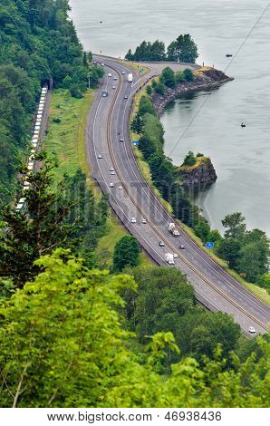 Highway von Columbia River