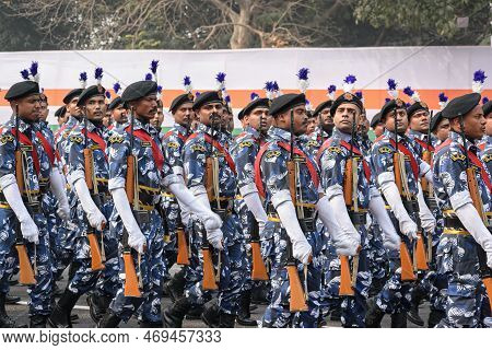 Kolkata Police Rapid Action Forceofficers Preparing For Taking Part In The Upcoming Indian Republic 