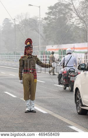 Kolkata Armed Police Officer Preparing For Taking Part In The Upcoming Indian Republic Day Parade At