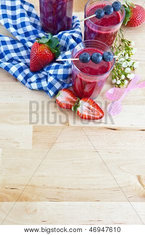 Smoothie mit frischen Beeren