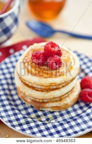 Frittelle con bacche rosse fresche