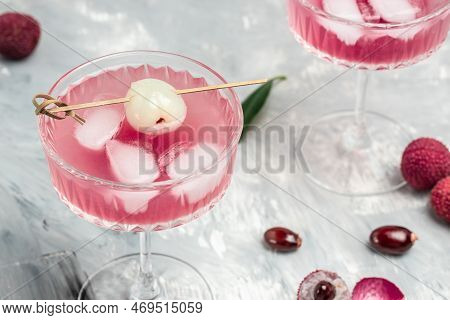 Lychee Juice. Lychee Cocktail In Glass And Fresh Fruits. Restaurant Menu, Dieting, Cookbook Recipe T