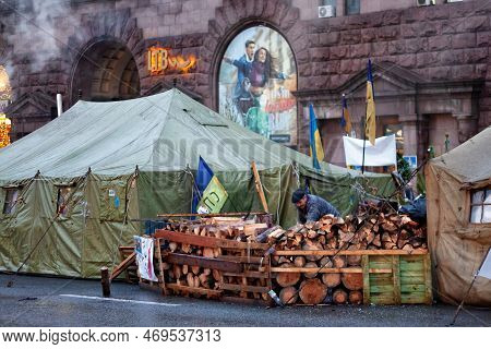 Kyiv, Ukraine - January 06, 2014: View Of The Euromaidan Camp With Unknowns People In Center Of Kyiv