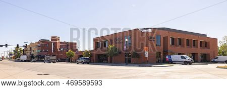 Owasso, Oklahoma, Usa - October 18, 2022: The Owasso City Hall And The  Old Business District On 2nd