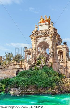 Arch With Antique Sculptures Near The Lake With Turquoise Water In Cascada Monumental Fountain In Ba