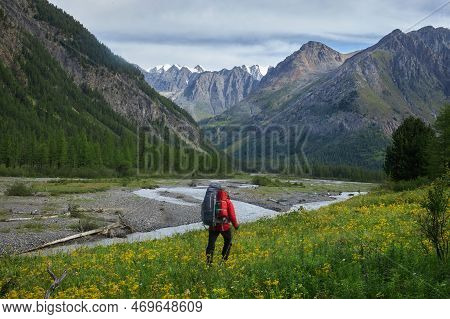 Hiking In The Altai Mountains, Amazing Landscape Of The Valley Of The Mountain Range. Group Hiking,