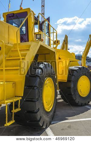 Sarı yol yapım güçlü Wheeler