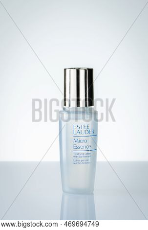 Chonburi, Thailand-december 9, 2022: Estee Lauder Micro Essence. Skin Activating Treatment Lotion. F