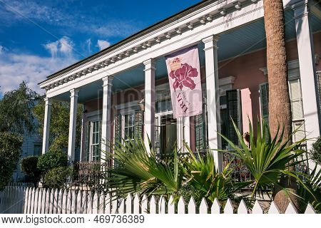 New Orleans, La - January 27: Front  Of Historic Italianate Raised Center-hall Home At 8203-8205 Map