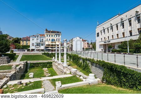 Plovdiv, Bulgaria - August 2022: Plovdiv City Center View In Bulgaria. Ruins Of Ancient Philippopoli