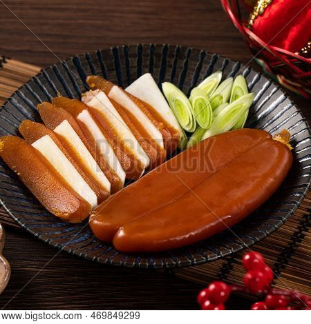 Delicious Fresh Mullet Roe For Chinese Lunar New Year Gift Basket Celebration.
