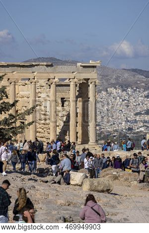 Athens, Greece - October 17, 2022: Group Of Tourists In Front Of  Erechtheion, Temple Of Athena Poli