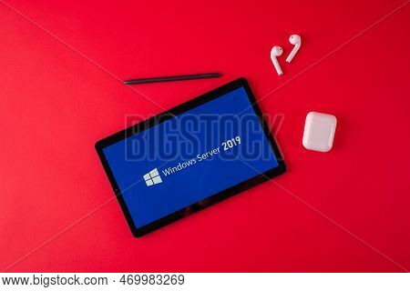 Tula, Russia - August 19, 2021: Windows Server 2019 Displayed On A Sumsung Modern Laptop On Red Back