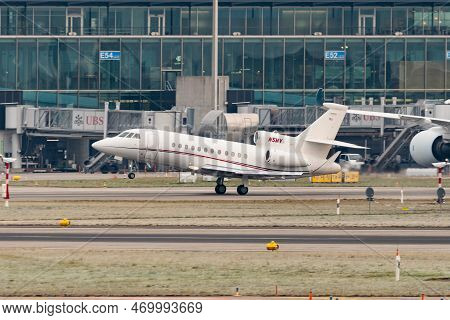 Zurich, Switzerland, January 20, 2023 Dessault Falcon 900ex Business Aircraft Departing From Runway 