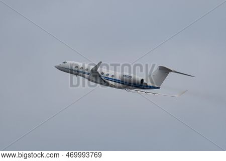 Zurich, Switzerland, January 20, 2023 Gulfstream G650-er Business Aircraft Takeoff From Runway 28 Af