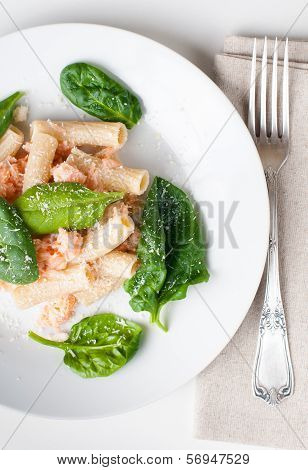 Pasta With Salmon And Spinach