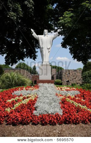 Cristo con le braccia aperte