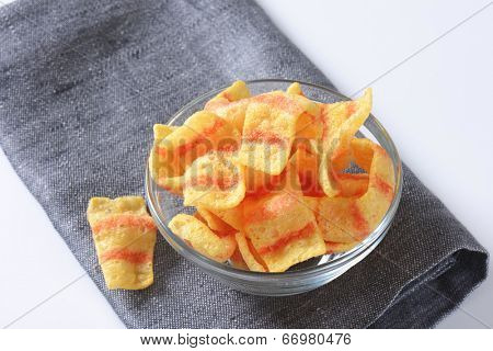 puffed crisps with the flavor of bacon