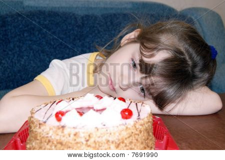 The child with a cake