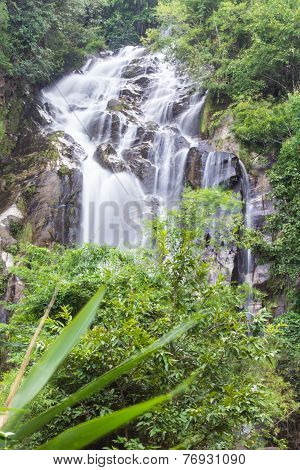 Mae Tia Waterfall, Ob Lung National Park In Chiangmai Thailand