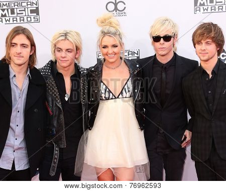 LOS ANGELES - NOV 23:  R5, Ross Lynch at the 2014 American Music Awards - Arrivals at the Nokia Theater on November 23, 2014 in Los Angeles, CA