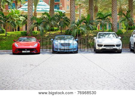 Dubai, Uae - September 11: The Atlantis The Palm Hotel And Limousines. It Is Located On Man-made Isl
