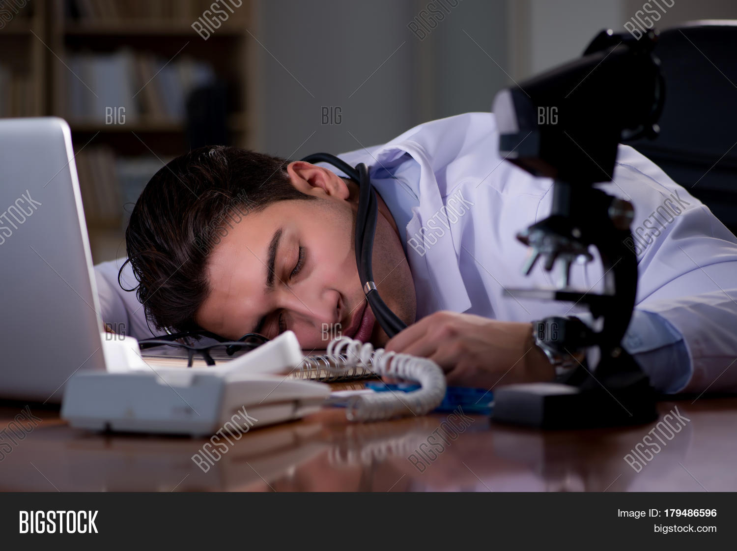 больше не работаю врачом