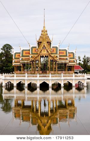 pavilon Aisawan-dhipaya-asana