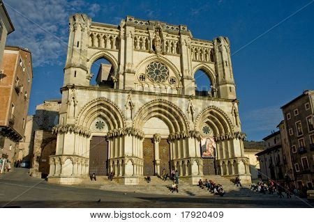 Cuenca Cathedralâs faÃ§ade on a clear day