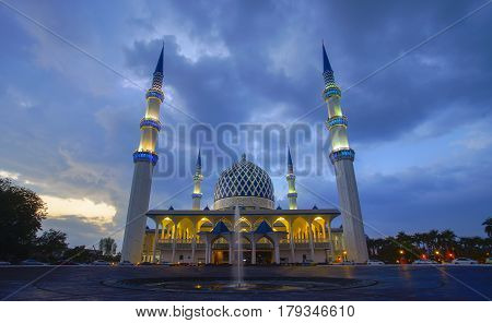 Sunset of Masjid Negeri Shah Alam or well known officially as Mosque of Sultan Salahuddin Abdul Aziz Shah