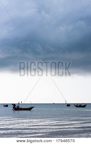 Storm mraky nad mořem