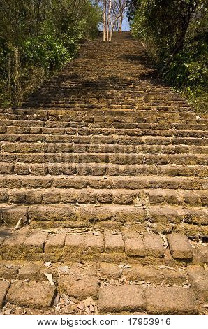 Wat Khao Phanom Phloeng