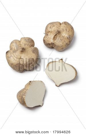 Hele og halve Jicamas