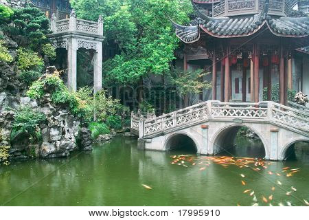 Chinesischer Garten im traditionellen Stil