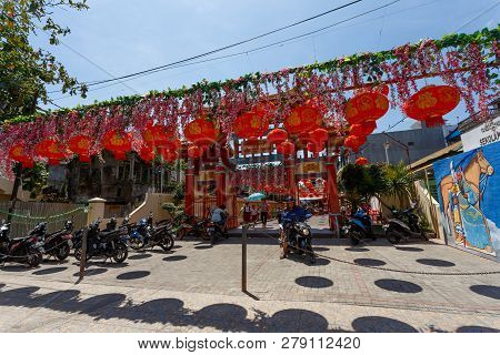 Manado, Indonesia - August 04 2015: Gateway To Klenteng Kwan Kong Temple Courtyard, One Of The Oldes