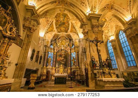 Rattenberg, Austria - December 1, 2018: Fantastic Interior Of St. Virgil Parish Church In Rattenberg