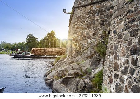 Olavinlinna (olofsborg), The 15th-century Medieval Castle In Savonlinna, Finland