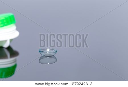 Contact Lens With Plastic Case 4
