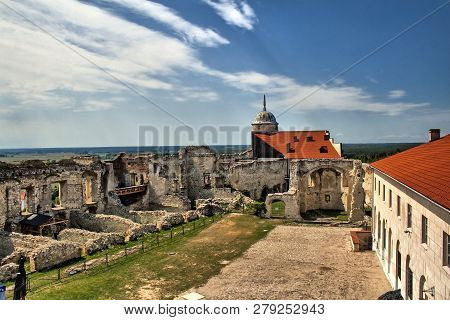 Janowiec, Poland, August 2018, View Of Courtyard In Janowiec Castle