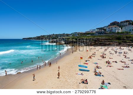 24th December 2018, Tamarama Sydney Australia: People Enjoying Hot Sunny Summer Day On Tamarama Beac