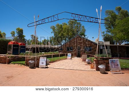 26th December 2018, Curtin Springs Nt Australia: View Of Entry And Sign Of Curtin Springs Cattle Sta