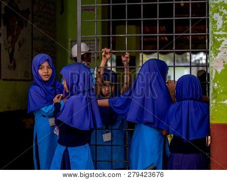 Indian Muslim School Kids Wearing Muslim School Uniform