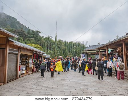 Zhangjiajie/china - 14 October 2018:yuanjiajie Tourist Center With Beautiful Nature And Unacquainted