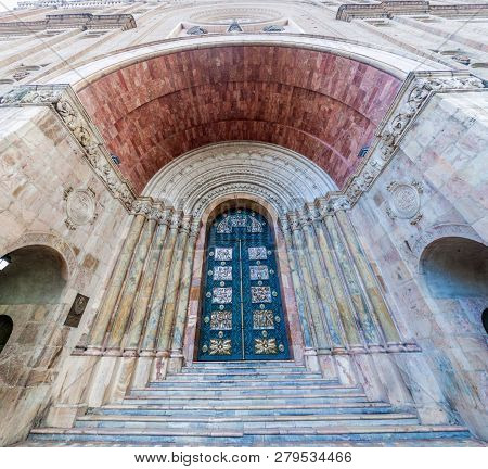 New Cathedral Catedral De La Inmaculada Concepcion Entrance Gate, Cuenca, Ecuador