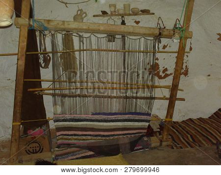 Matmâta, Tunisia - April 15, 2018:hand Loom In A Berber Cave House Built By Berber People To Avoid T