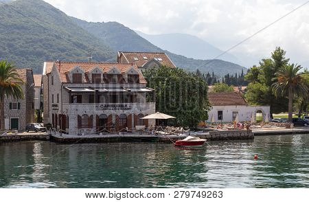 Donja Lastva, Tivat, Montenegro, August 06, 2014: Small Cozy Hotel And Restaurant By The Sea On A Su