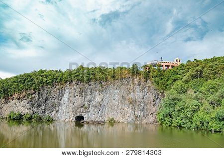 Curitiba - Pr, Brazil - December 16, 2018: View Of The Lake And The Observatory (mirante) On Top Of 