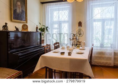Yekaterinburg, Russia - January 17, 2019: Vintage Interior Of A Private House Of The Early 20th Cent