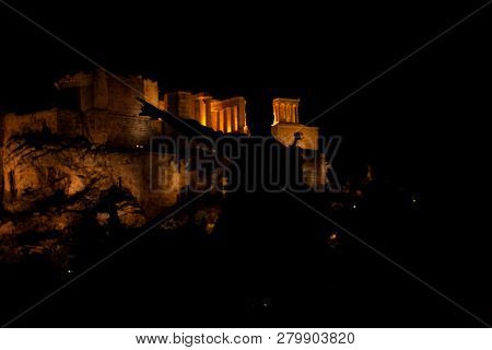 Silhouettes Of Tourists, Visitors And Locals At The Acropolis